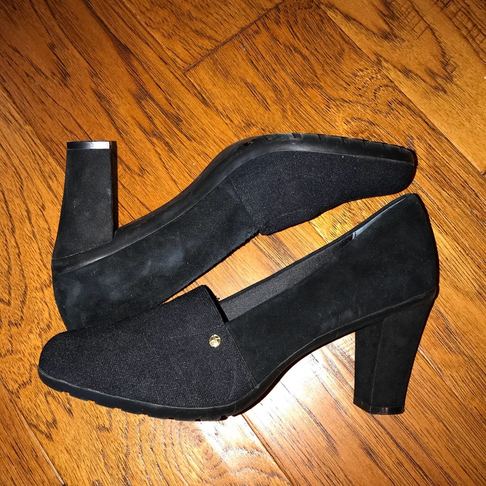 Giani Bernini Black Block Heel Loafers with Subtle Metallic Accent